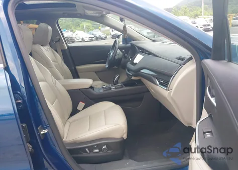 2019 Cadillac Xt4 Premium Luxury z USA, uszkodzony, nr VIN 1GYFZDR48KF148405